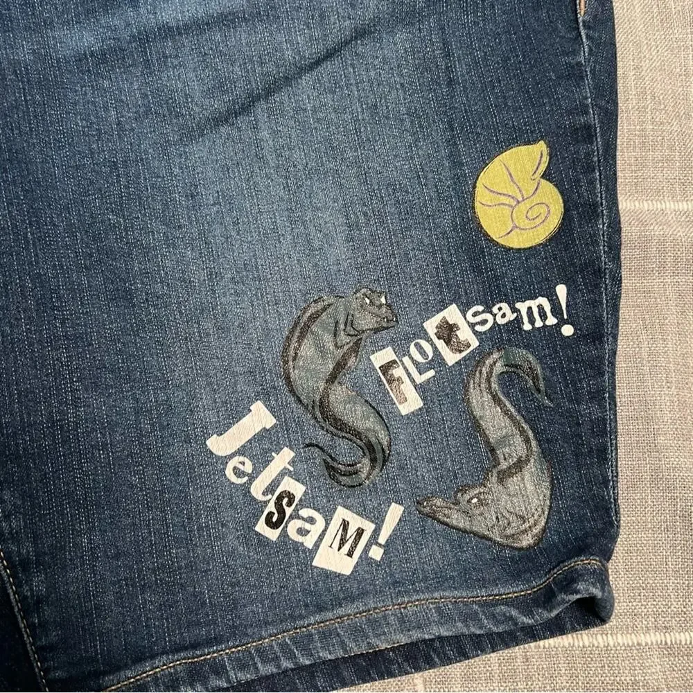 Torrid‎ 16 Bermuda Boyfriend Short Disney Villains Ursula Black Flotsam Jetsam